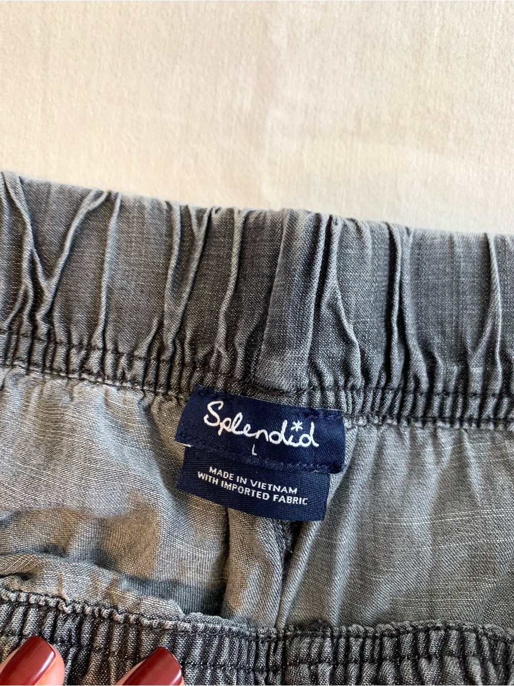 Splendid Women’s Crop Pants. Large - Picture 4 of 8